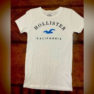 Hollister women’s size XS white t-shirt with blue felt design